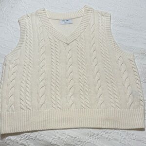 Old Navy Women's V-Neck Cable Knit Sweater Vest - Cream